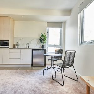 Jervis Bay Executive Apartment Dining- Studio Kitchen